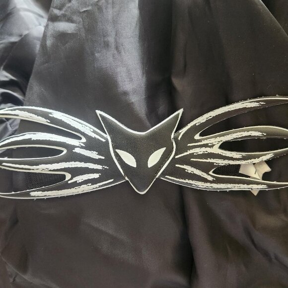 DISNEY Jack Skellington Pinstripe Jacket w/detachable Bat Tie. KIDS 9/10. - Picture 8 of 8